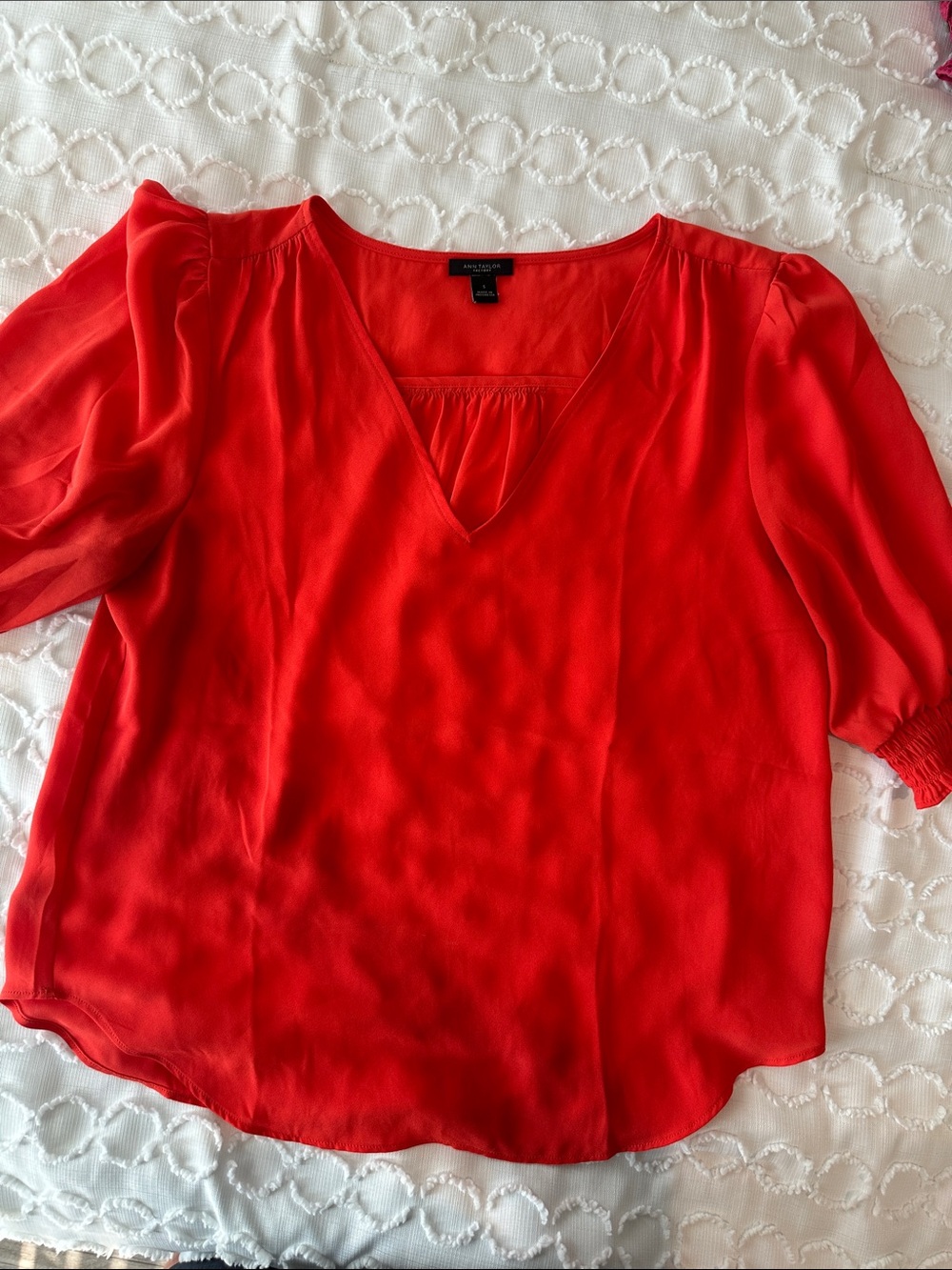 Ann Taylor Factory Red V-Neck Puff Sleeve Blouse